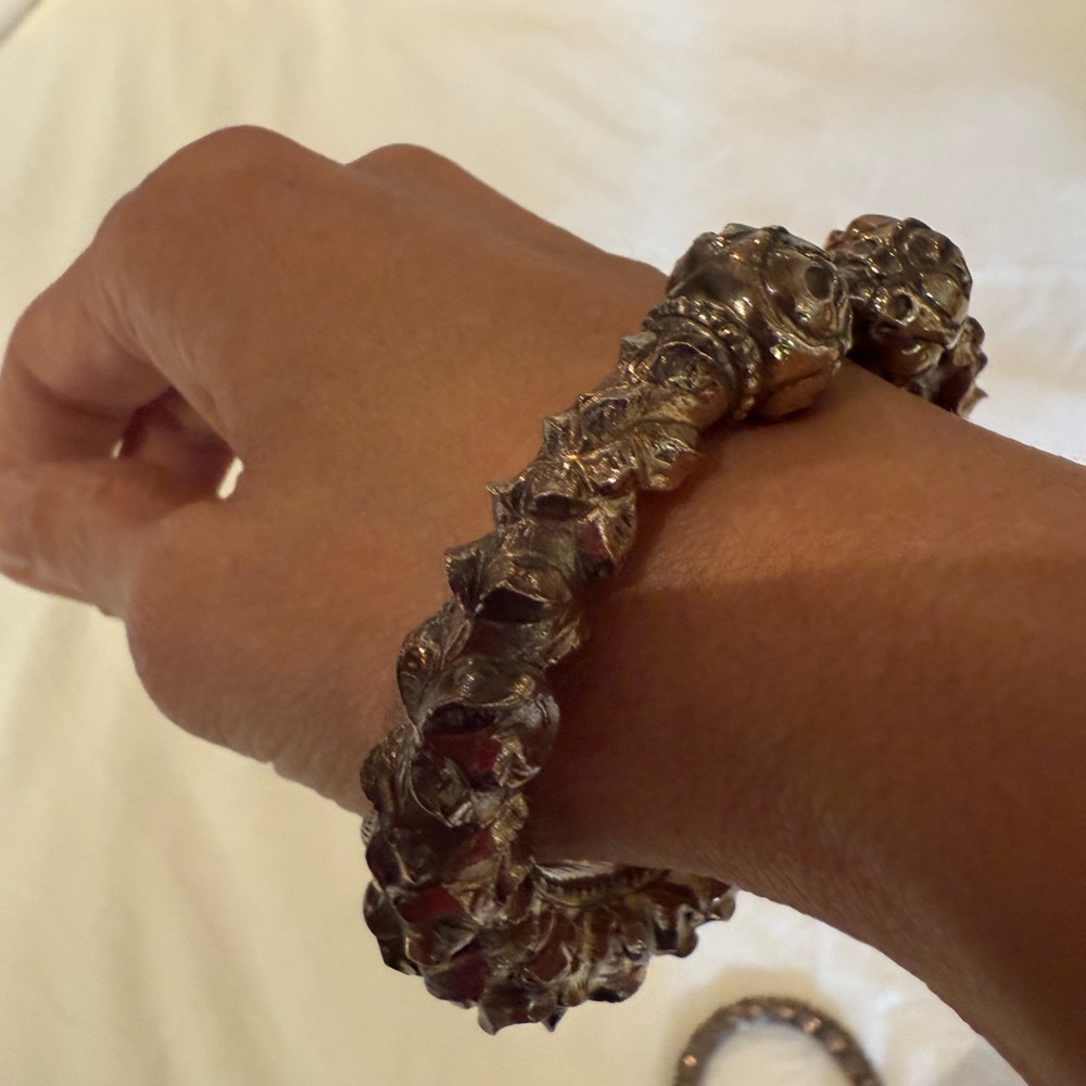 Pure silver flower carved Bracelet